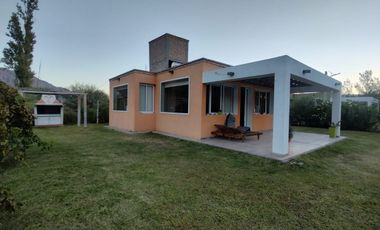 VENTA VILLA TACU- 2 CABAÑAS CON PILETAS- EQUIPADAS