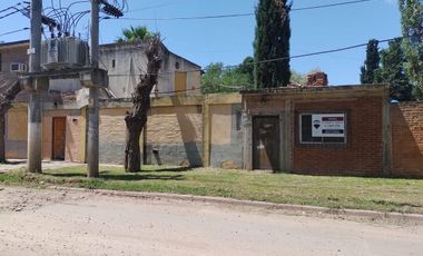 VENDE CASA DOS PLANTAS 5 AMB+LOCAL+PISCINA