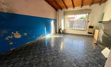 CASA VENTA 4 AMB CLAYPOLE GRAN JARDÍN Y GARAGE