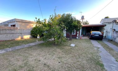 CASA VENTA 4 AMB CLAYPOLE GRAN JARDÍN Y GARAGE