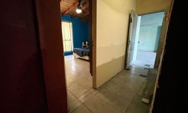 CASA VENTA 4 AMB CLAYPOLE GRAN JARDÍN Y GARAGE