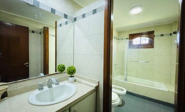 Casa 4 ambientes en venta Monte Grande con pileta