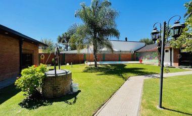 Casa 4 ambientes en venta Monte Grande con pileta