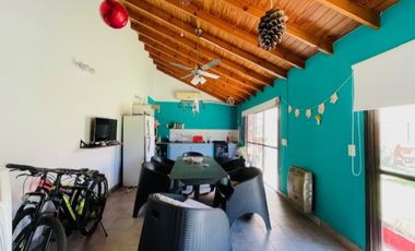 Casa 4 ambientes en venta Monte Grande con pileta