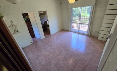 CASA CON PILETA EN VENTA EN YEI-PORA - 710M2