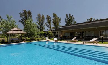CASA  4HAS VENTA CHACRAS DEL PARANA LIMA ZARATE