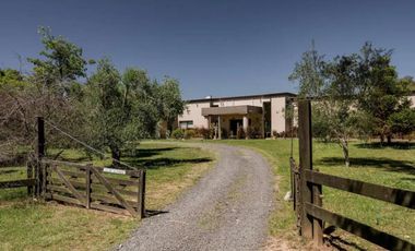 CASA  4HAS VENTA CHACRAS DEL PARANA LIMA ZARATE