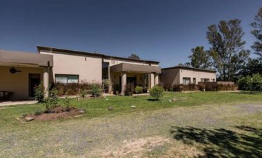 CASA  4HAS VENTA CHACRAS DEL PARANA LIMA ZARATE