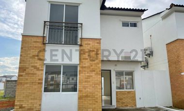 Venta Casa de Estreno en Urbanización Savali, Vía Salitre LadC