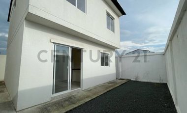 Venta Casa de Estreno en Urbanización Savali, Vía Salitre LadC