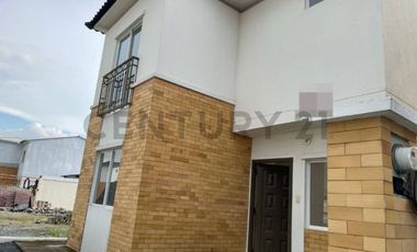 Venta Casa de Estreno en Urbanización Savali, Vía Salitre LadC