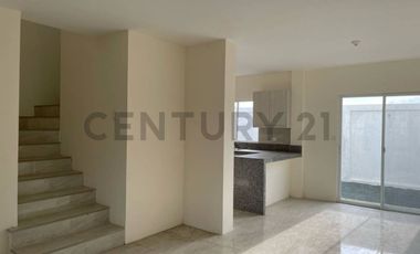 Venta Casa de Estreno en Urbanización Savali, Vía Salitre LadC
