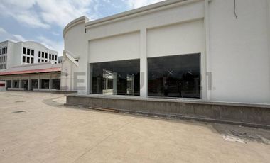 Alquiler Local Comercial Esquinero en Galerías de Terranostra