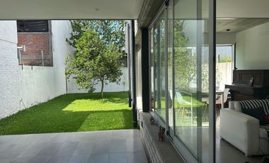 Casa en  venta en City Bell de 2 dormitorios