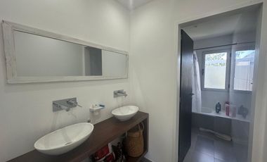 Casa en  venta en City Bell de 2 dormitorios