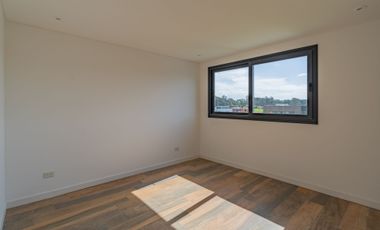 VENTA CASA 5 AMBIENTES EN RUMENCÓ JOVEN