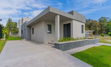 VENTA CASA 5 AMBIENTES EN RUMENCÓ JOVEN