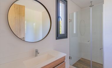 VENTA CASA 5 AMBIENTES EN RUMENCÓ JOVEN