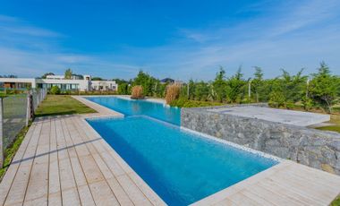 VENTA CASA 5 AMBIENTES EN RUMENCÓ JOVEN
