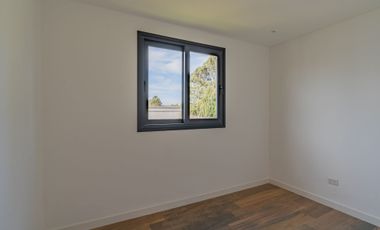 VENTA CASA 5 AMBIENTES EN RUMENCÓ JOVEN