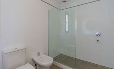 VENTA CASA 5 AMBIENTES EN RUMENCÓ JOVEN