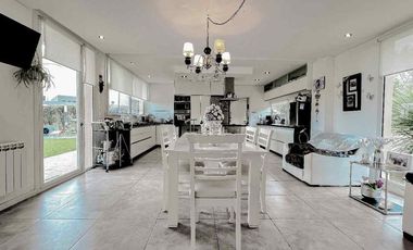 VENTA CASA 3 AMBIENTES BARRIO TIERRAS DEL MAR L67