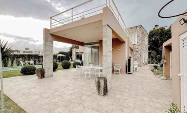 VENTA CASA 3 AMBIENTES BARRIO TIERRAS DEL MAR L67