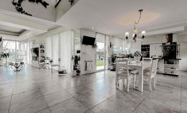VENTA CASA 3 AMBIENTES BARRIO TIERRAS DEL MAR L67