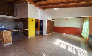 ALQUILER DE SALON COMERCIAL Y CASA
