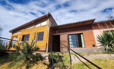 ALQUILER DE SALON COMERCIAL Y CASA
