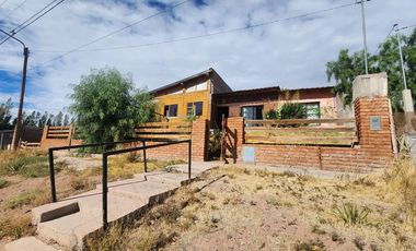ALQUILER DE SALON COMERCIAL Y CASA