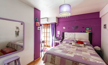 VENTA CASA 6 AMB LINIERS C/GARAGE Y PATIO