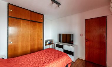 VENTA CASA 6 AMB LINIERS C/GARAGE Y PATIO