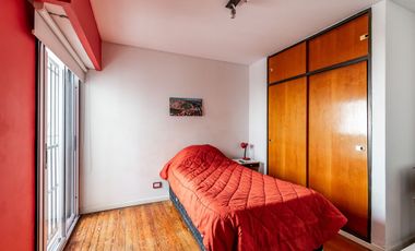VENTA CASA 6 AMB LINIERS C/GARAGE Y PATIO