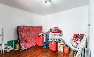 VENTA CASA 6 AMB LINIERS C/GARAGE Y PATIO