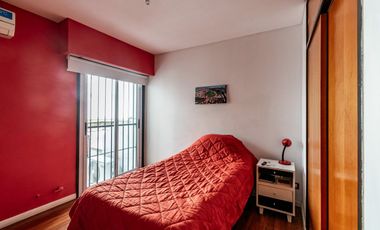 VENTA CASA 6 AMB LINIERS C/GARAGE Y PATIO