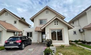 Casa en Venta en Camilo Berrios Quintanilla 144