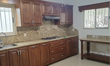 Casa en RENTA Santiago, NL