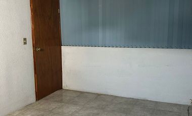 Renta oficina / consultorio sobre Av. Lomas Verdes