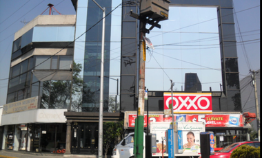 Renta oficina / consultorio sobre Av. Lomas Verdes