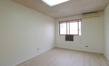 ARRIENDO OFICINA PROFESIONAL  METRO TOBALABA