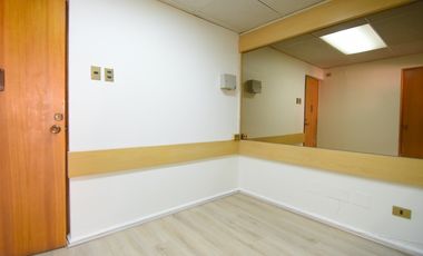 ARRIENDO OFICINA PROFESIONAL  METRO TOBALABA