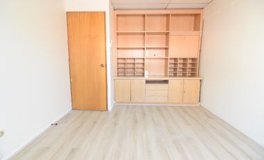 ARRIENDO OFICINA PROFESIONAL  METRO TOBALABA
