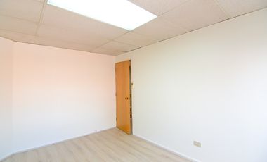 ARRIENDO OFICINA PROFESIONAL  METRO TOBALABA