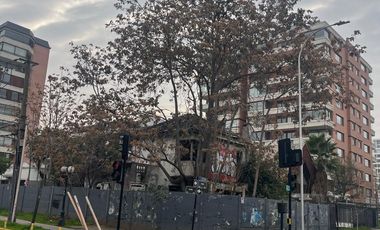 SITIO,  LA MEJOR UBICACION DE PROVIDENCIA UF 76 M2