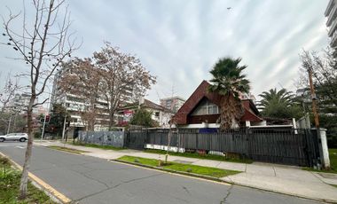 SITIO,  LA MEJOR UBICACION DE PROVIDENCIA UF 76 M2
