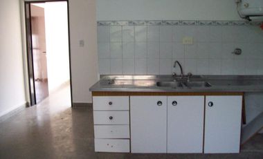 DEPARTAMENTO 2 AMBIENTES AL FRENTE CON BALCON