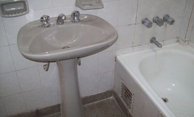 DEPARTAMENTO 2 AMBIENTES AL FRENTE CON BALCON