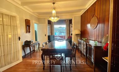 Se vende bellísima y tradicional casa porteña