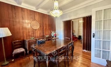 Se vende bellísima y tradicional casa porteña